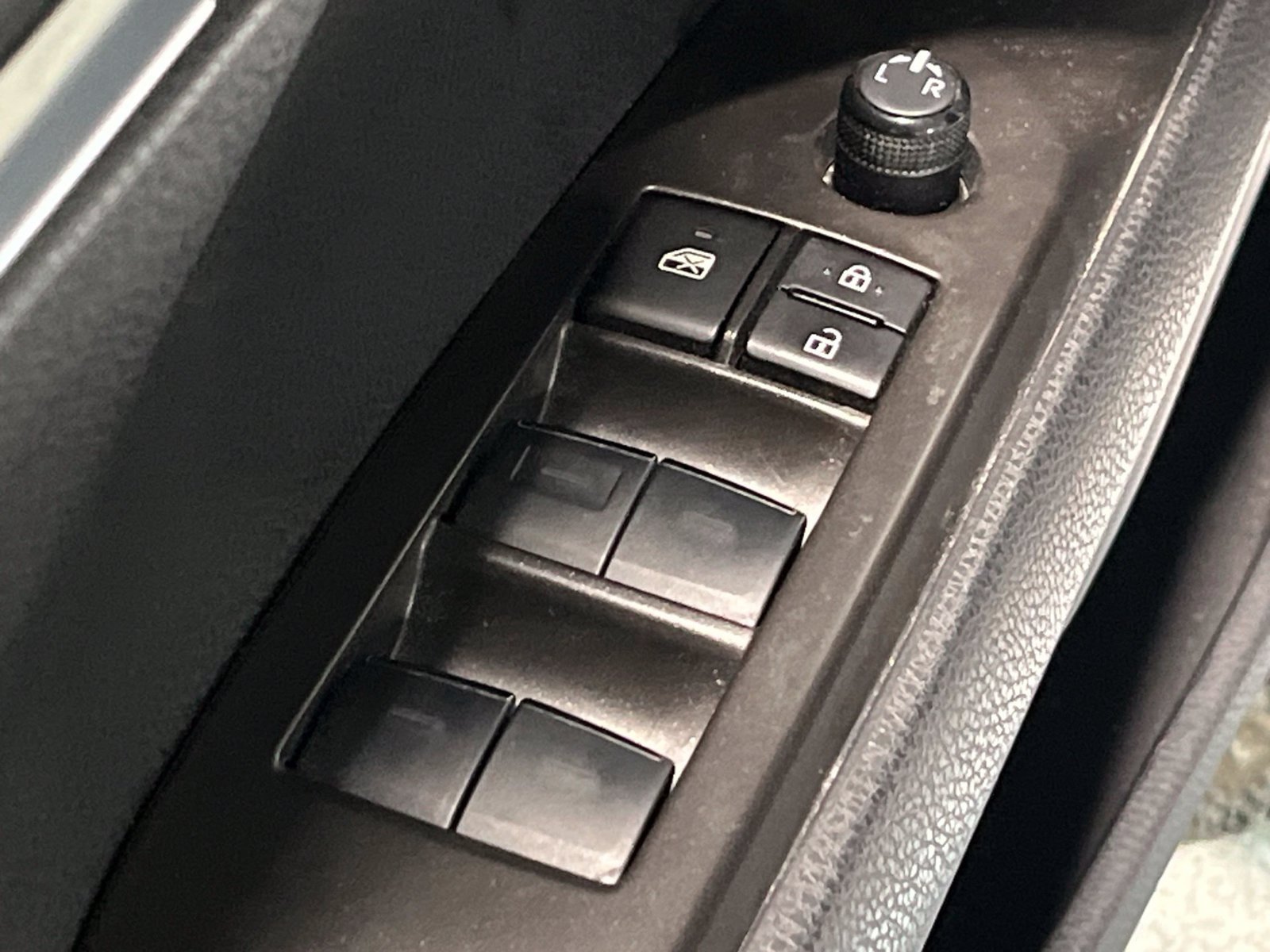 Used 2024 Toyota Camry SE FWD image 30