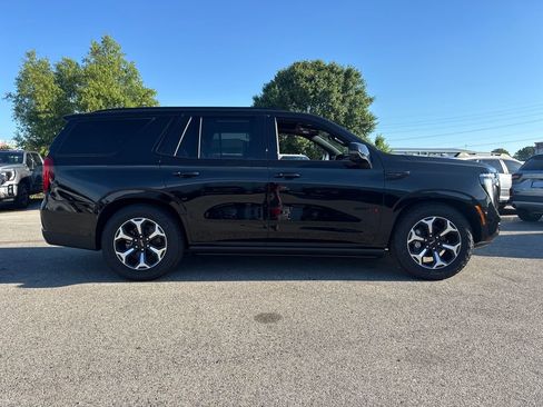 New 2026 GMC Yukon AT4 w/ AT4 Premium Plus Package AWD/4WD image 7