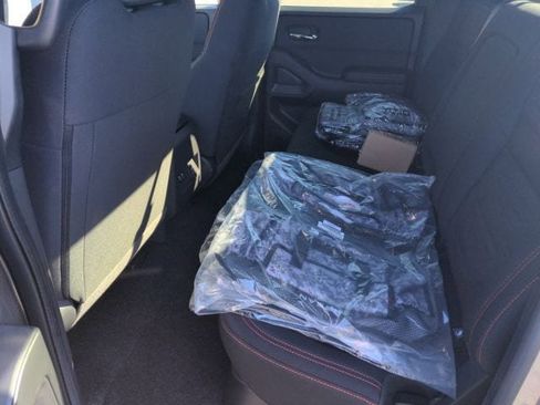 New 2025 Nissan Frontier PRO-4X w/ Pro Convenience Package image 16