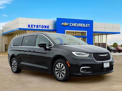 Used 2024 Chrysler Pacifica Limited