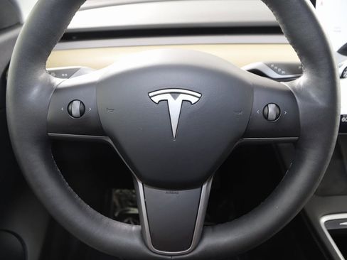 Used 2021 Tesla Model Y Long Range image 37
