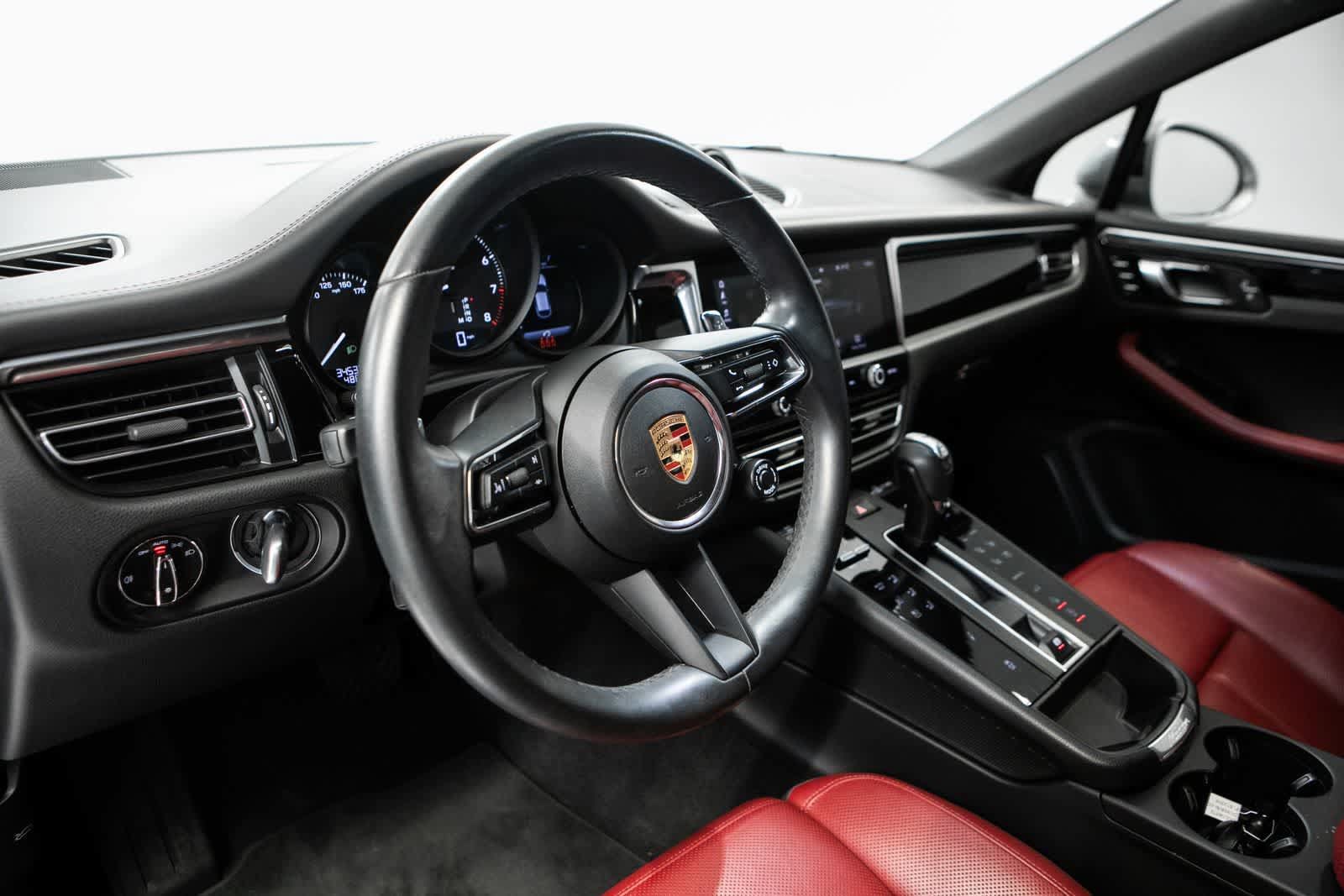 Used 2023 Porsche Macan AWD/4WD image 4