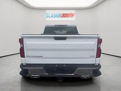 Used 2021 Chevrolet Silverado 1500 LTZ w/ Z71 Off-Road Package AWD/4WD image 4