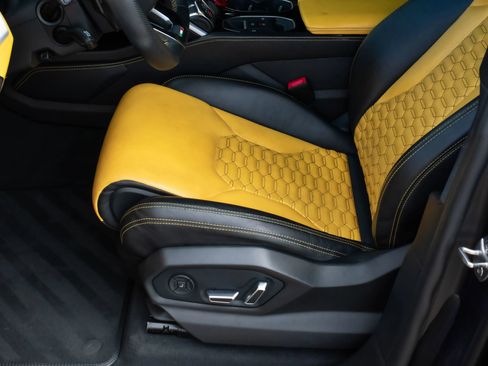 Used 2020 Lamborghini Urus image 18