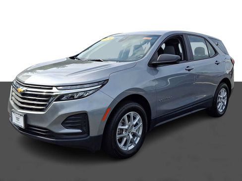 Used 2024 Chevrolet Equinox LS AWD/4WD image 3