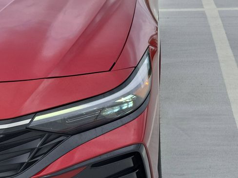 Used 2025 Hyundai Elantra SEL FWD image 11