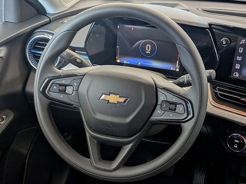 New 2026 Chevrolet Trax LT image 15