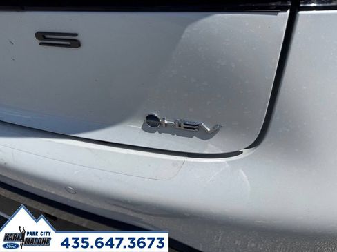 Used 2024 Toyota Prius XLE AWD/4WD image 10