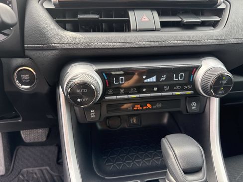 Used 2025 Toyota RAV4 XLE FWD image 16