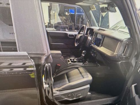 Used 2025 Ford Bronco Outer Banks image 15