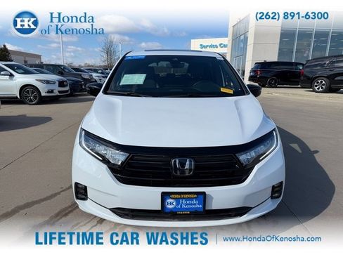 Certified 2024 Honda Odyssey Sport image 2