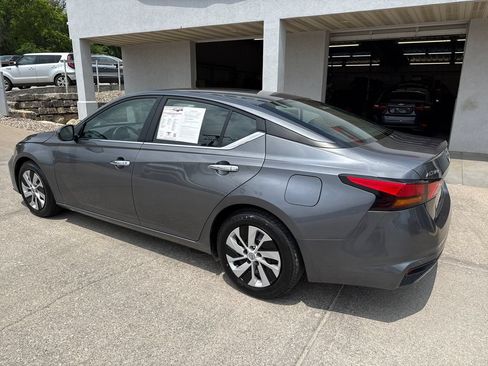 Used 2023 Nissan Altima 2.5 S FWD image 3