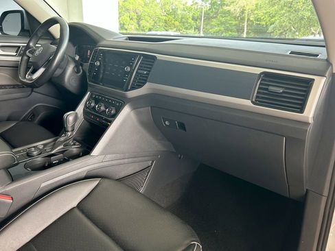 Certified 2021 Volkswagen Atlas SEL R-Line AWD/4WD image 35