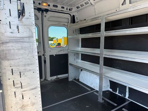 Used 2017 RAM ProMaster 2500 w/ Premium Appearance Group FWD image 21