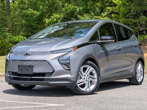 Used 2023 Chevrolet Bolt LT w/ Driver Confidence Package FWD image 4