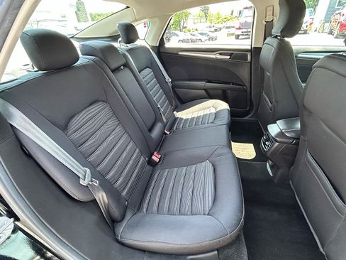 Used 2016 Ford Fusion SE FWD image 19