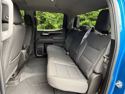 Used 2022 Chevrolet Silverado 1500 LT AWD/4WD image 16