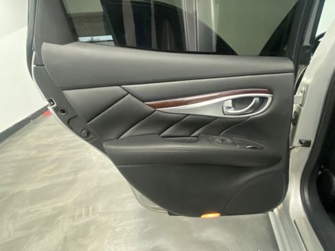 Used 2014 INFINITI Q70 3.7 w/ Premium Package image 39