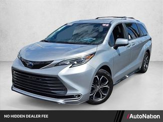 Used 2025 Toyota Sienna Platinum AWD/4WD video 1