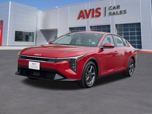 Used 2025 Kia K4 LXS image 1