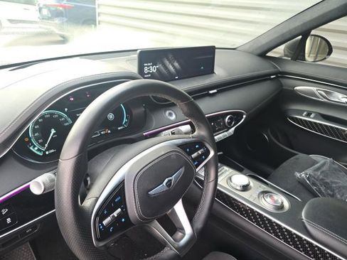 Used 2022 Genesis GV70 3.5T Sport w/ Sport Prestige Package image 10