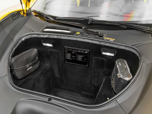 Used 2021 Ferrari F8 Tributo image 23