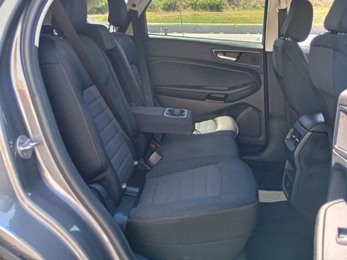 Used 2021 Ford Edge SE image 19