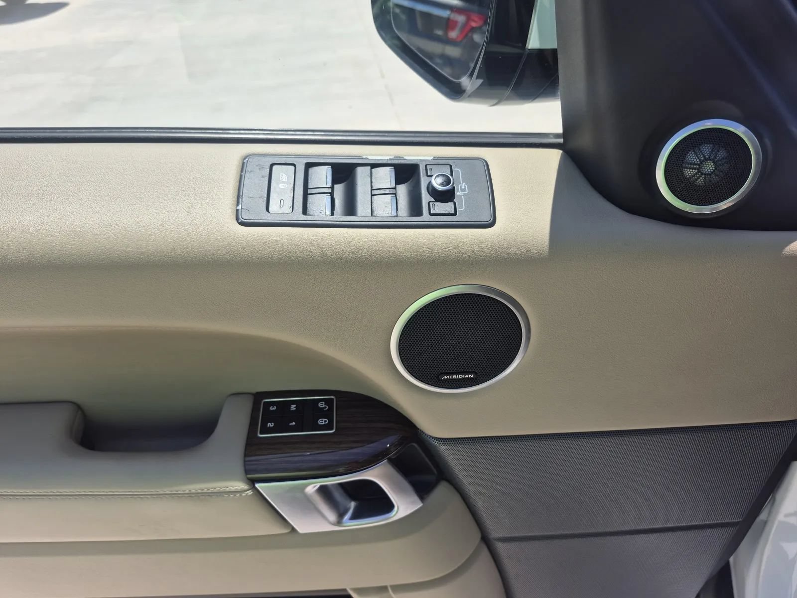 Used 2015 Land Rover Range Rover Sport HSE AWD/4WD image 12