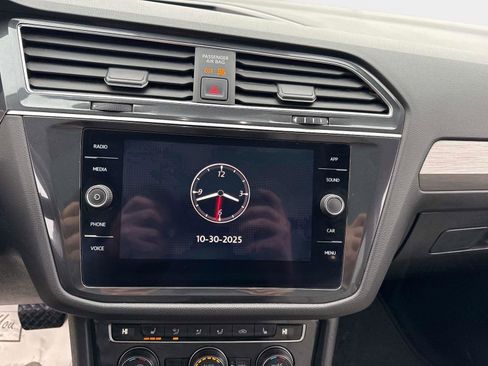 Used 2020 Volkswagen Tiguan SE image 25