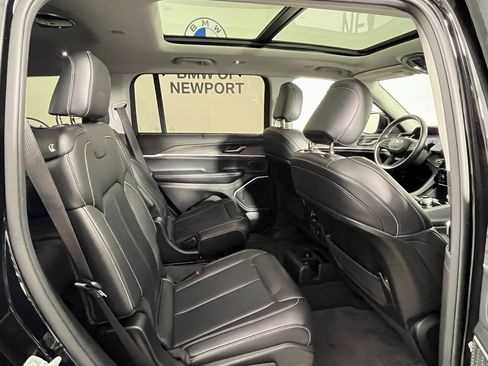 Used 2022 Jeep Grand Cherokee L Limited w/ Luxury Tech Group II image 20