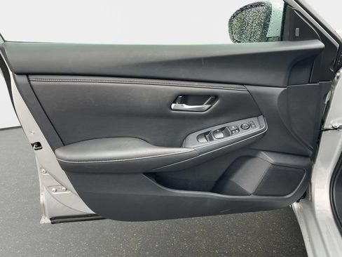 Used 2023 Nissan Sentra SV FWD image 17
