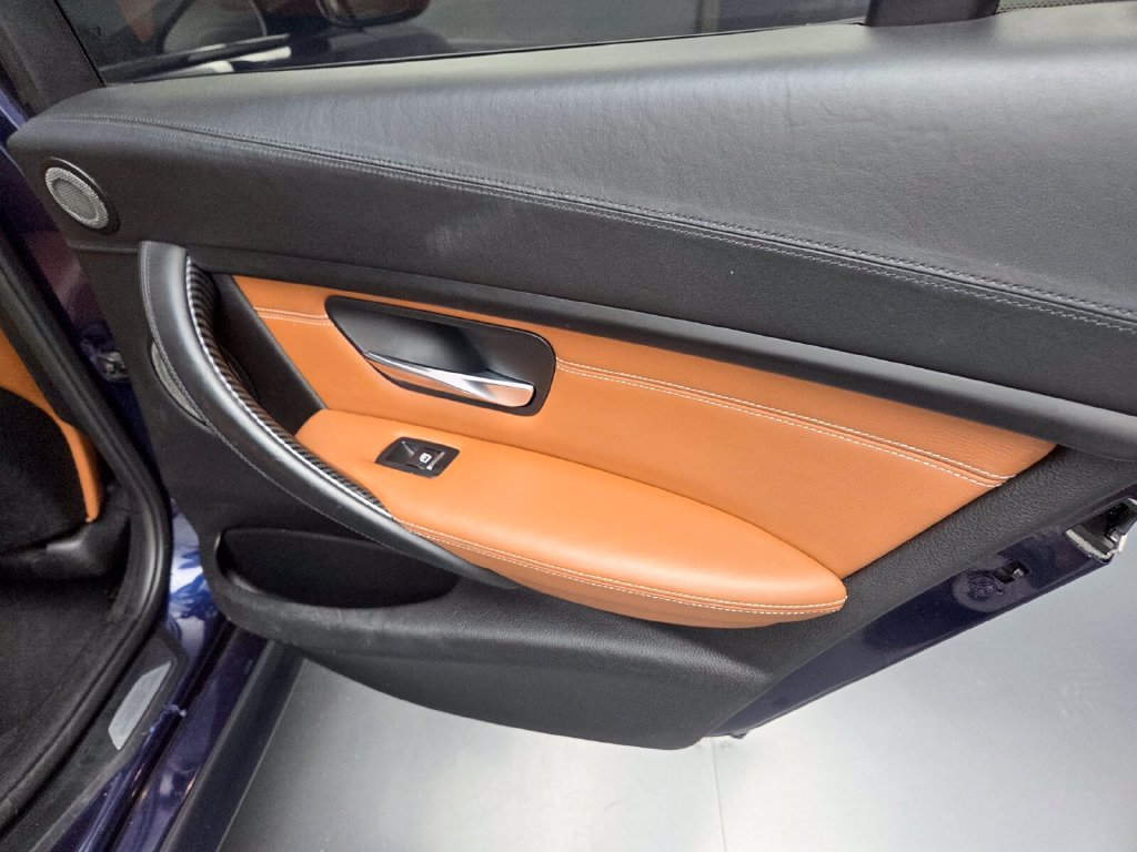 Used 2017 BMW M3 RWD image 21
