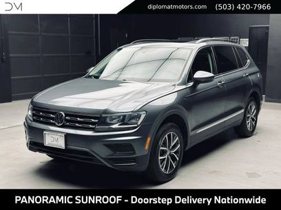 Used 2020 Volkswagen Tiguan SE w/ Panoramic Sunroof Package