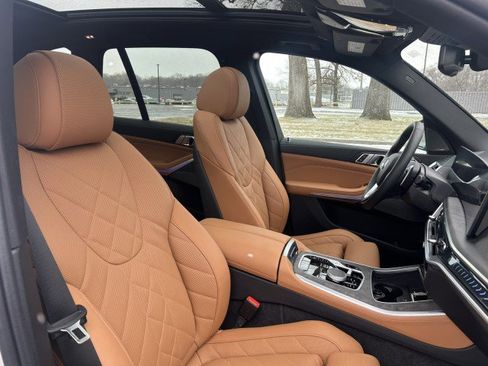 Used 2024 BMW X5 xDrive40i w/ Premium Package image 29