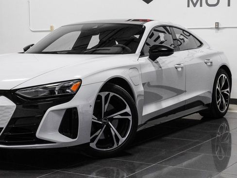 Used 2024 Audi e-tron GT Prestige image 10