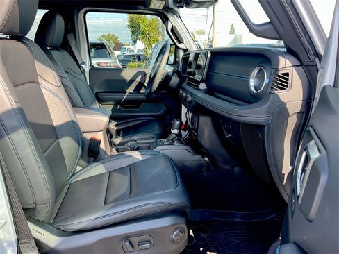 Used 2024 Jeep Wrangler High Altitude image 22