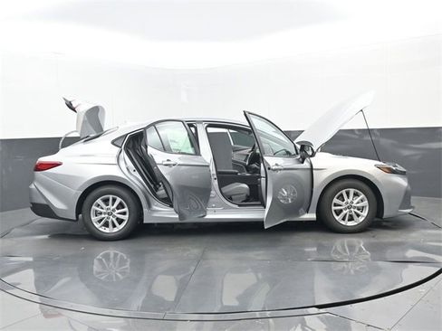 New 2026 Toyota Camry LE image 30