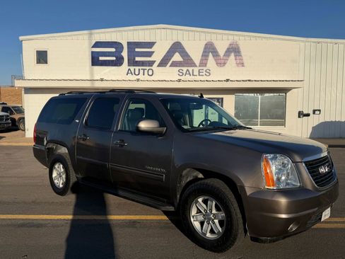 Used 2013 GMC Yukon XL SLT image 1