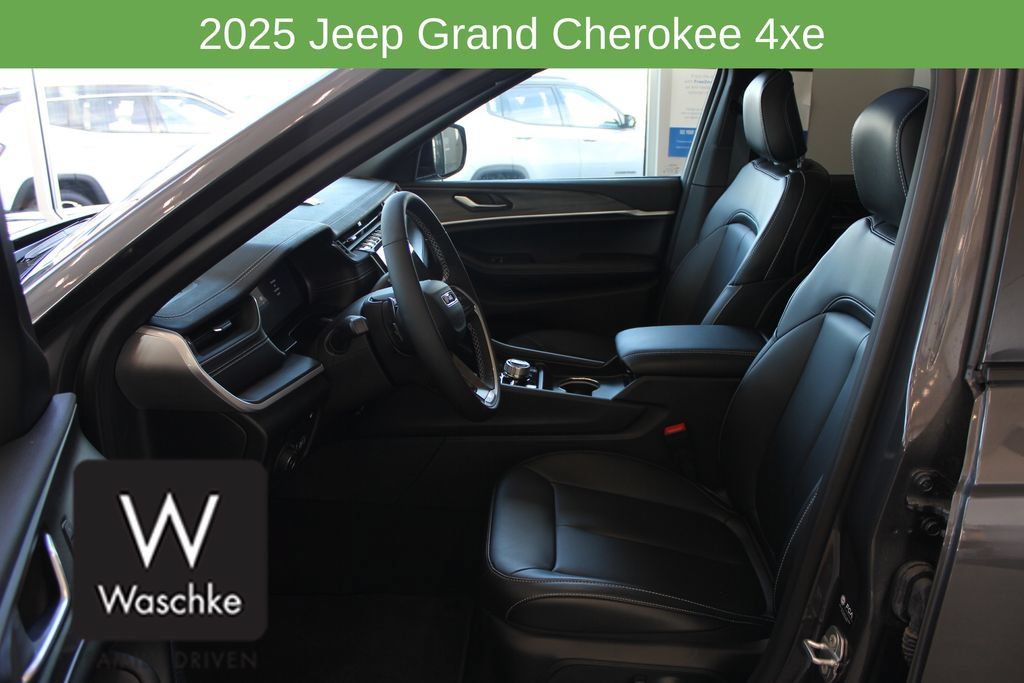 New 2025 Jeep Grand Cherokee Limited 4xe w/ Trailer Tow Package AWD/4WD image 13