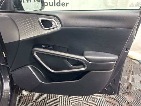 Used 2022 Kia Soul LX w/ Technology Package image 9