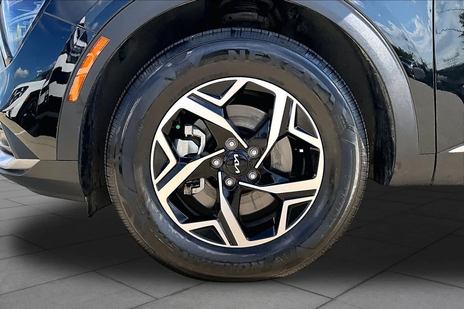 Used 2024 Kia Sportage LX AWD/4WD image 11