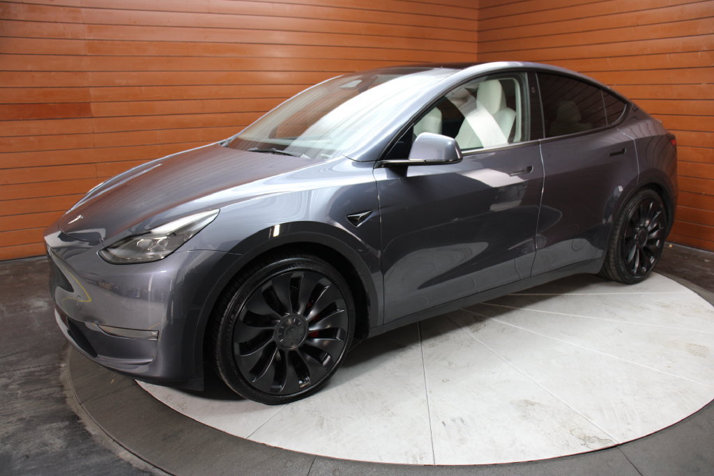 Used 2023 Tesla Model Y Performance AWD/4WD image 31