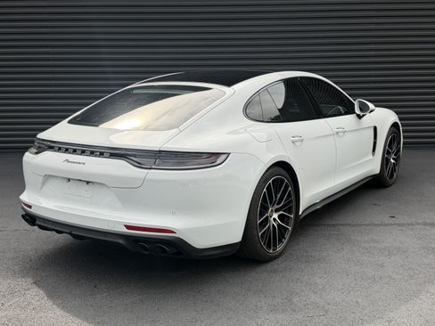 Certified 2023 Porsche Panamera image 9