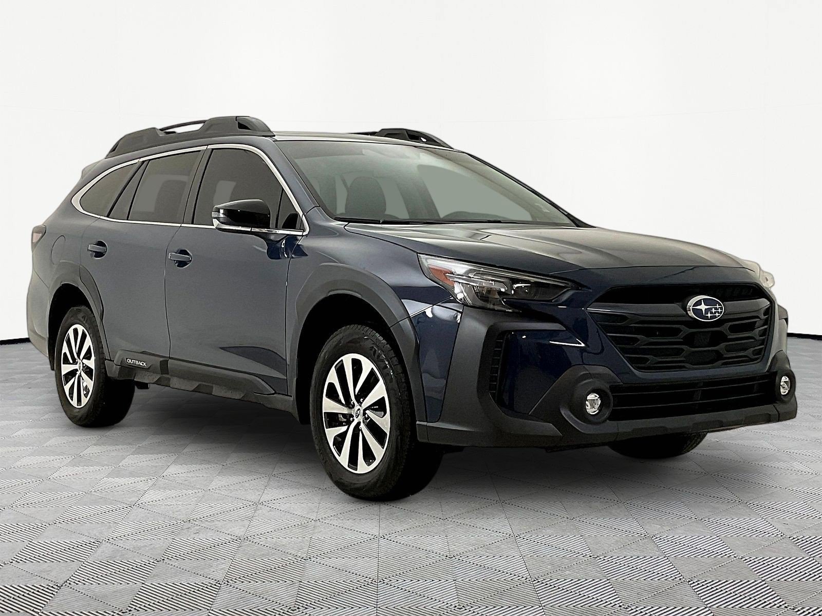 Used 2025 Subaru Outback Premium AWD/4WD image 3