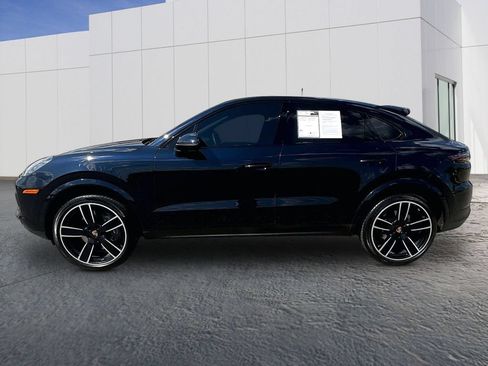Certified 2022 Porsche Cayenne Platinum Edition AWD/4WD image 2