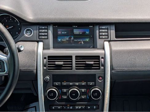 Used 2018 Land Rover Discovery Sport HSE AWD/4WD image 22