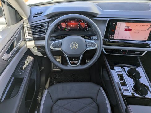 New 2026 Volkswagen Atlas Peak Edition AWD/4WD image 18