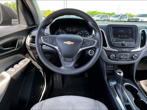 Used 2020 Chevrolet Equinox LS w/ LS Convenience Package FWD image 8
