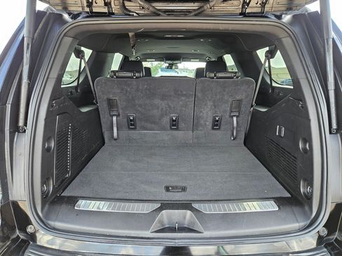 Used 2025 Chevrolet Suburban Z71 AWD/4WD image 30
