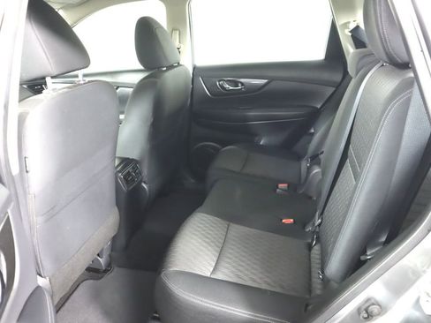 Used 2018 Nissan Rogue S image 23
